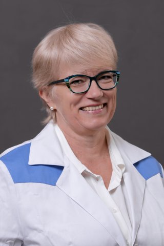 Dr. Karászi Viktória